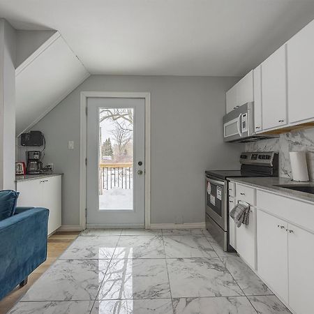 3 Bedroom Appartment-Limestone Kingston Exterior photo